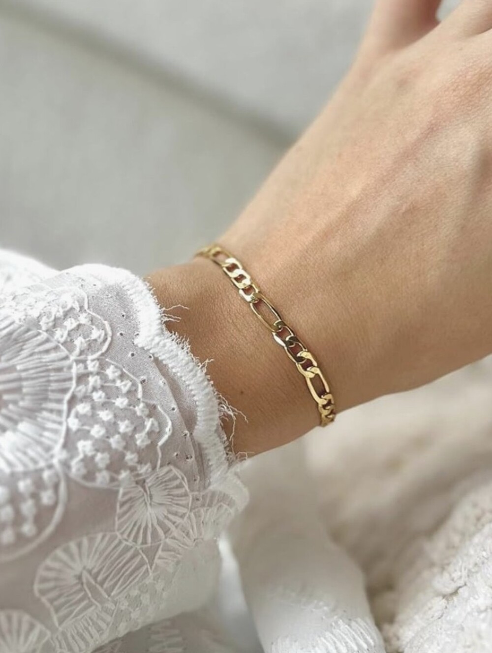 14K Gold Figaro Chain Bracelet 7.5 Inch - Picture 6 of 8